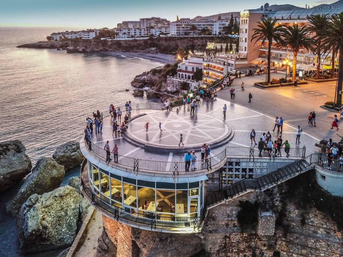 Nerja Apartamento Centro ภายนอก รูปภาพ